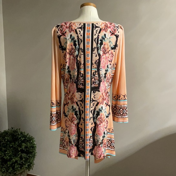 Women’s V neckline Floral VINTAGE ASYMMETRICAL TUNIC. Size Large - Picture 6 of 12